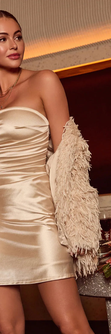 Own your moment in the Perfect Glow Strapless Pleat A-Line Satin Mini Dressin gold, a standout 2025 Homecoming Dress that captures all the glam and energy of the night.