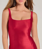 Step into seasonal chic with the Flaunt Your 'Fit Sleek Bodycon Mini Dress, a red mini dress featuring an above-the-knee cut ideal for cocktail parties, festive gatherings, or clubwear.