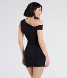 Bring high-impact style to your nightlife in the Chic Icon Ruched Knit Off-Shoulder Mini Dress, a bold black club dress made for dancing, parties, and unforgettable nights.