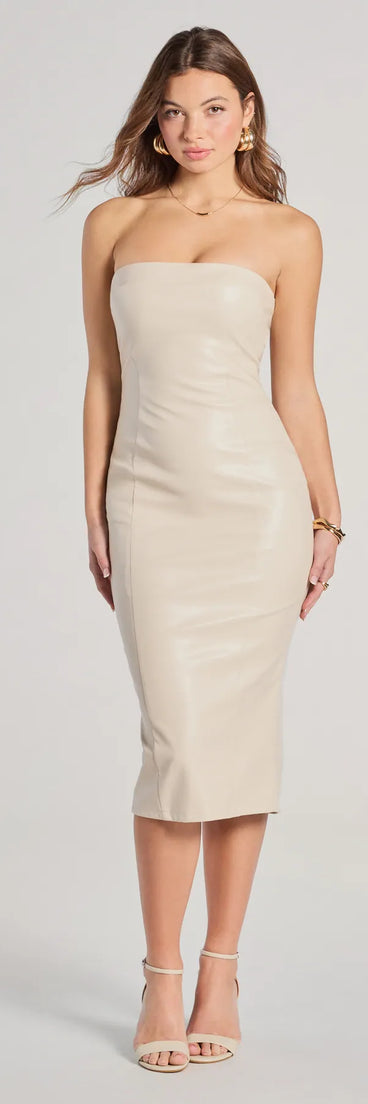 Step into milestone moments with the Rooftop Vibe Strapless Faux Leather Midi Dress, a standout in ivory dresses perfect for birdal showers, Easter celebrations, and 2025 grad looks.