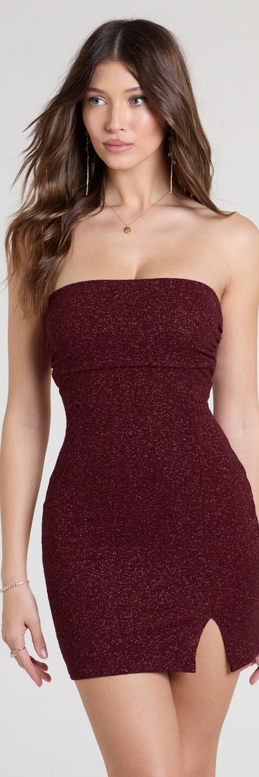 The Disco Queen Strapless Glitter Mini Dress is your new go-to Windsor dress—effortless, versatile, and made to update your fall style in seconds.