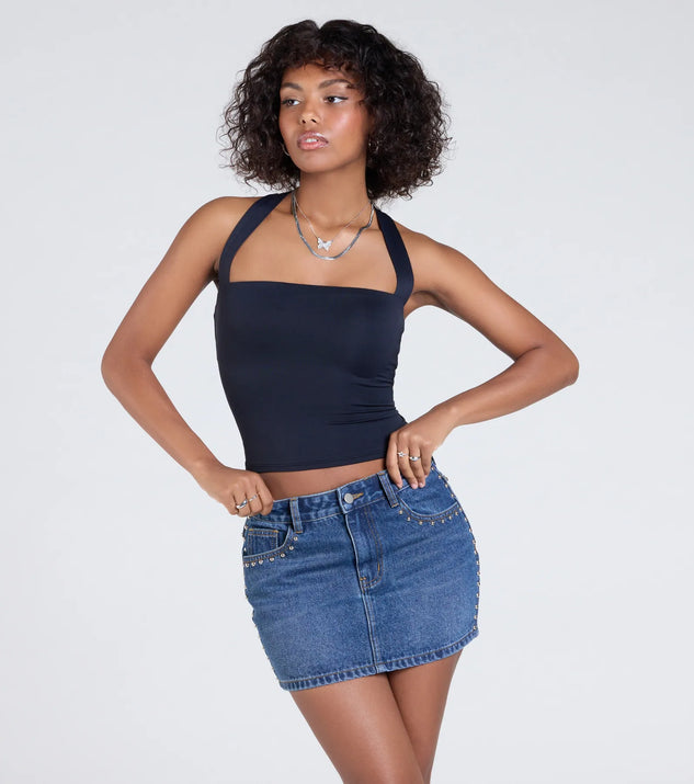 Stay on-trend this season with the Essential Energy Halter Crop Top in black, a must-have for creating stylish and effortless spring outfits for women.