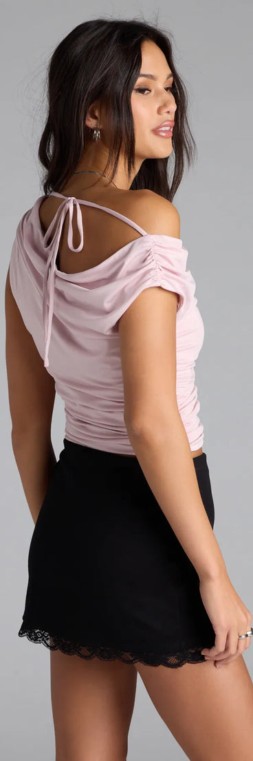 For college campus looks, game day outfits, or a bold going-out vibe, the A Bit Of Sweetness Off-Shoulder Crop Top is an on-trend pink crop top that easily styles with your favorite denim.