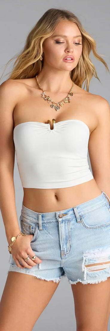 With its midriff cut and trend-forward fit, the Sunny Day Bestie Crop Tube Top is a white crop top made to pair with skirts, denim, or whatever vibe you're feeling this season.