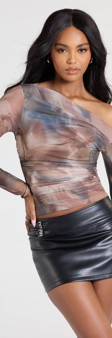 The Chic Vision One-Shoulder Abstract Crop Top in brown brings edge and energy to your vibe, ready to elevate any festival look or concert outfit.