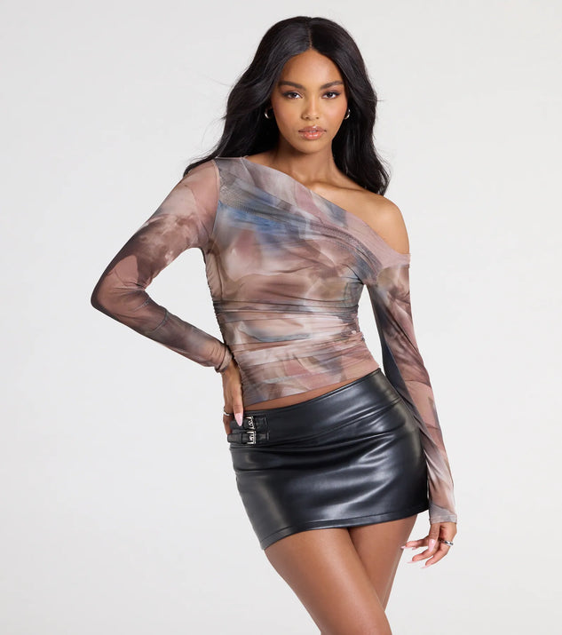 The Chic Vision One-Shoulder Abstract Crop Top in brown brings edge and energy to your vibe, ready to elevate any festival look or concert outfit.