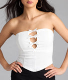 Add a summer refresh to your look with the Darling Strapless Bow Ponte Crop Top, a trendy top in white made for easy styling for any vibe.