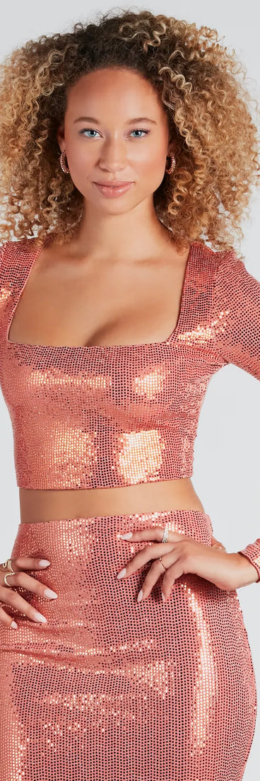 Effortlessly create party outfits or vacation-ready looks with the Enticing Sparkle Sequin Crop Top, one part of a versatile women's rose matching set perfect for quick and easy outfit combinations from layering chic outfits to transitioning your look seamlessly.
