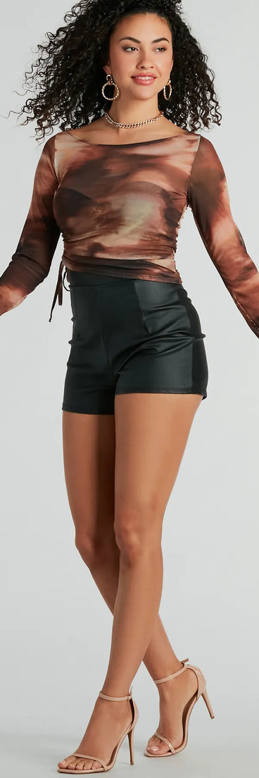 This women's brown long-sleeve top combines seasonal color with rich texture, offering a versatile style that's perfect for on-trend winter outfits.