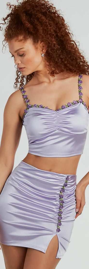 With fun and flirty details, the Flirty Arrival Floral Trim Knit Crop Top shows off your unique style for a trendy outfit for summer!