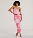 Stay on-trend this season with the Floral Sensation Strapless Crop Bustier in pink, a must-have for creating stylish and effortless spring outfits for women.