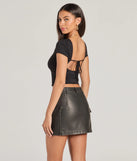 
Upgrade your style game for 2025 with the The View And You Short Sleeve Tie Back Crop Top in black, perfect for any fashion-forward wardrobe.