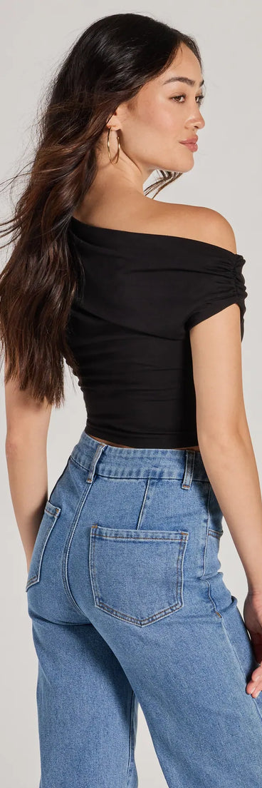 From bold to effortless, the Modern Chic One-Shoulder Crop Top lets you define your vibe with black tops that speak your style.
