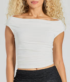 
Upgrade your style game for 2025 with the Chic Perfection Off-The-Shoulder Knit Top in ivory, perfect for any fashion-forward wardrobe.