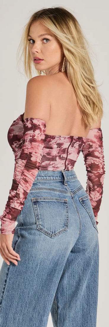 This women's wine long-sleeve top combines seasonal color with rich texture, offering a versatile style that's perfect for on-trend summer outfits.