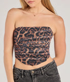 The waist-defining bodice style of the Roaring Glam Sleeveless Leopard Print Cropped Corset in leopard is perfect for making a statement with your outfit and provides the structure, molded cups, or lace-up details that capture the corset trend.