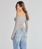 From bold to effortless, the Chic Factor Asymmetrical Long Sleeve Crop Top lets you define your vibe with heather gray tops that speak your style.