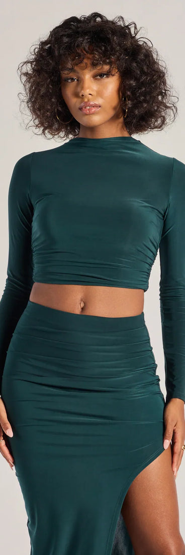 Serve effortless style and scroll-stopping energy in the Bold Staple Long Sleeve Crop Top, part of a hunter green matching clothing set that does the work for you with bold, polished vibes from top to bottom.