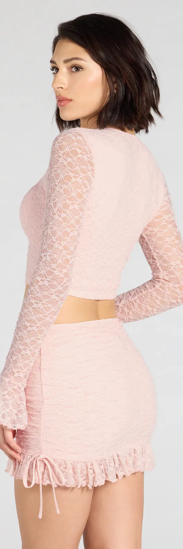 From bold to effortless, the Perfect Match Long Sleeve Lace Crop Top lets you define your vibe with pink tops that speak your style.