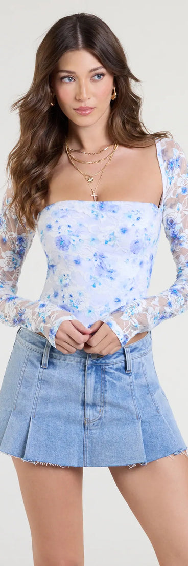 From bold to effortless, the Sweetly Romantic Floral Lace Crop Top lets you define your vibe with white tops that speak your style.