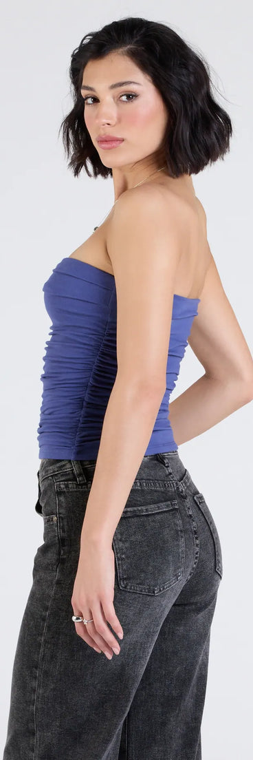 From bold to effortless, the Cutest Vibe Ruched Knit Tube Top lets you define your vibe with dark denim wash tops that speak your style.