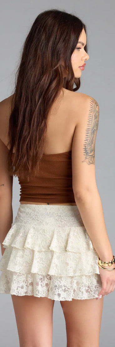 For college campus looks, game day outfits, or a bold going-out vibe, the So Adored Basic Halter Crop Top is an on-trend brown crop top that easily styles with your favorite denim.