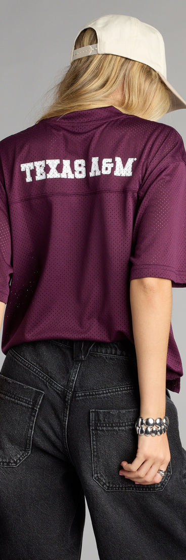 Complete your look with the Squad Goals Texas A&M® Cropped Jersey Top, a trendy top that’s ready to pair with anything in your fall rotation.