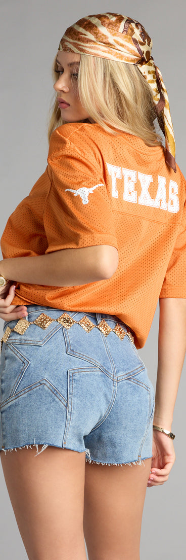 Trendy women’s tops, like the Stadium Sweetheart Texas© Cropped Jersey Top, bring effortless style for fall layering, lounging, or going out.