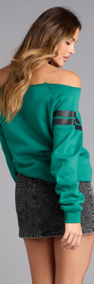 Trendy women’s tops, like the Ultra Game NFL New York Jets Pull-Over Top, bring effortless style for fall layering, lounging, or going out.