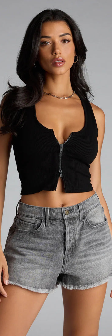 For college campus looks, game day outfits, or a bold going-out vibe, the Serving Sporty Zip-Up Crop Tank Top is an on-trend black crop top that easily styles with your favorite denim.