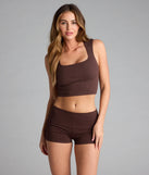For college campus looks, game day outfits, or a bold going-out vibe, the Elevated Era Ribbed Knit Cropped Tank Top is an on-trend brown crop top that easily styles with your favorite denim.