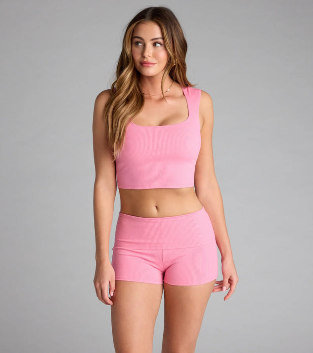 For college campus looks, game day outfits, or a bold going-out vibe, the Elevated Era Ribbed Knit Cropped Tank Top is an on-trend pink crop top that easily styles with your favorite denim.