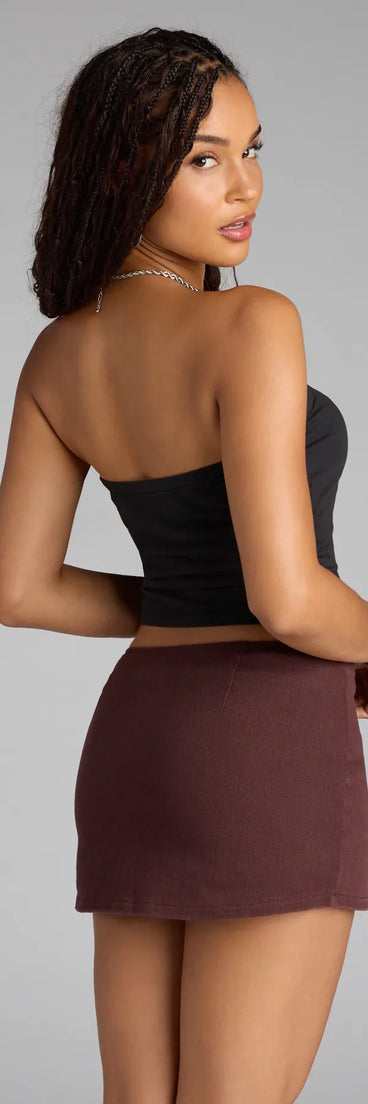 Complete your look with the Lucky Player Game Graphic Tube Top, a trendy black top that’s ready to pair with anything in your fall rotation.