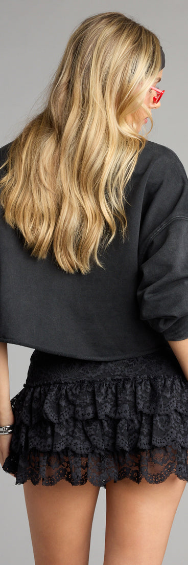 Complete your look with the Scarlet And Slay Cropped Ohio State® Sweatshirt, a trendy top that’s ready to pair with anything in your fall rotation.