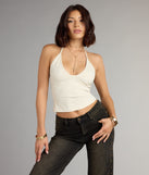 Complete your look with the Everyday Essential Halter Crop Top, a trendy top that’s ready to pair with anything in your fall rotation.