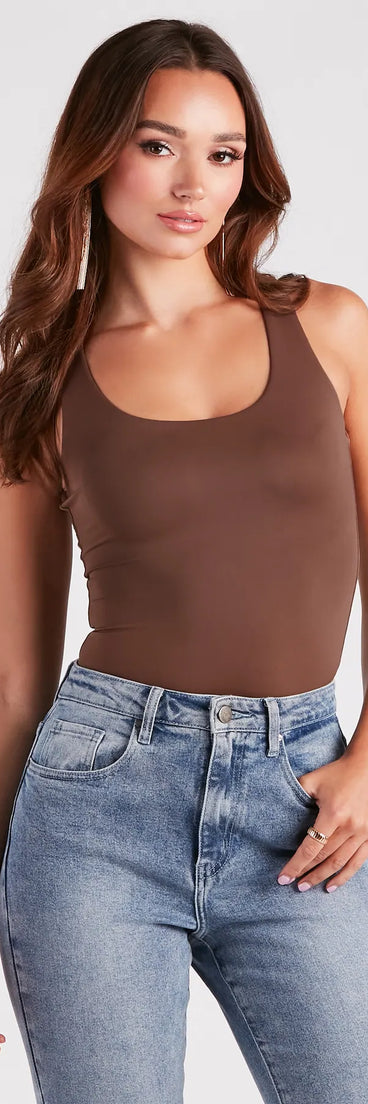 Smooth Silhouette Scoop Neck Tank Top