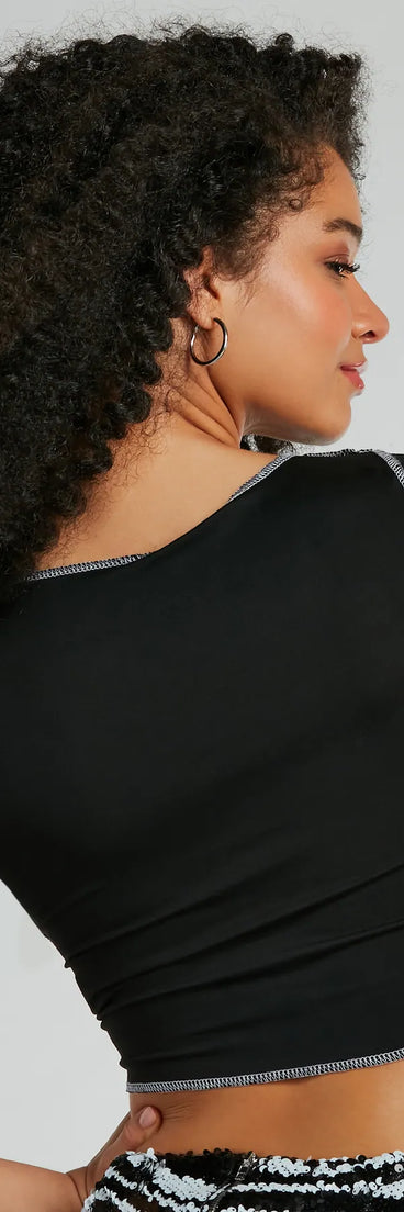 
Upgrade your style game for 2025 with the Born To Ride Lace-Up Crop Graphic Tee in black, perfect for any fashion-forward wardrobe.