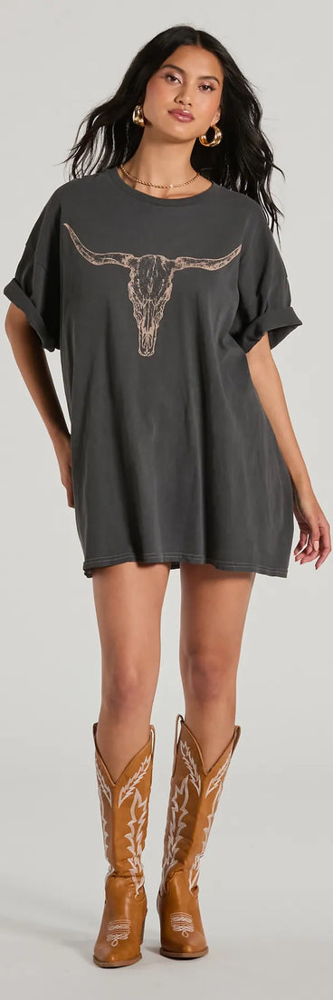 The Giddy Up Cowgirl Longhorn Oversized Graphic Tee in black with a modern design and trendy look is part of the latest women's tops collection to elevate your 2025 wardrobe.