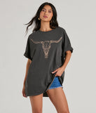 The Giddy Up Cowgirl Longhorn Oversized Graphic Tee in black brings edge and energy to your vibe, ready to elevate any festival look or concert outfit.