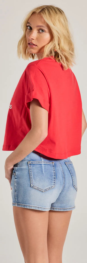 
Upgrade your style game for 2025 with the Happy Hour Crop Graphic Tee in red, perfect for any fashion-forward wardrobe.