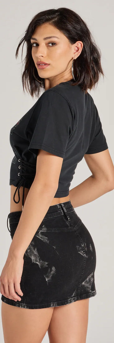 
Upgrade your style game for 2025 with the Road Race Cropped Graphic Tee in black, perfect for any fashion-forward wardrobe.