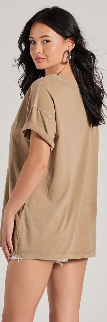 
Upgrade your style game for 2025 with the Boho Babe Longhorn Oversized Graphic Tee in mocha, perfect for any fashion-forward wardrobe.
