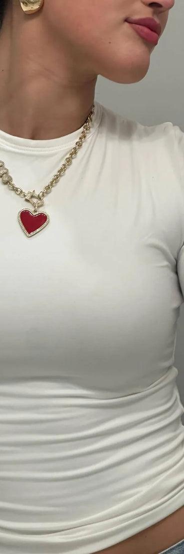 From bold to effortless, the Fave Staple Knit Crew Neck Long Sleeve Top lets you define your vibe with white tops that speak your style.