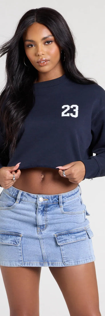 The Sunday Leisure Oversized Graphic Sweatshirt in navy blue brings edge and energy to your vibe, ready to elevate any festival look or concert outfit.