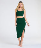 From bold to effortless, the Elevated Era Ribbed Knit Cropped Tank Top lets you define your vibe with hunter green tops that speak your style.