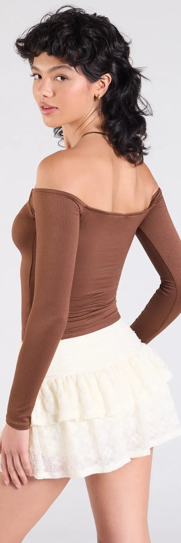 From bold to effortless, the Simply Elevated Off-The-Shoulder Smooth Knit Top lets you define your vibe with brown tops that speak your style.