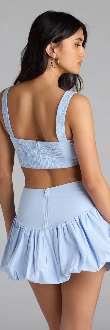 For college campus looks, game day outfits, or a bold going-out vibe, the Classy Cutie Poplin Crop Top is an on-trend light blue crop top that easily styles with your favorite denim.