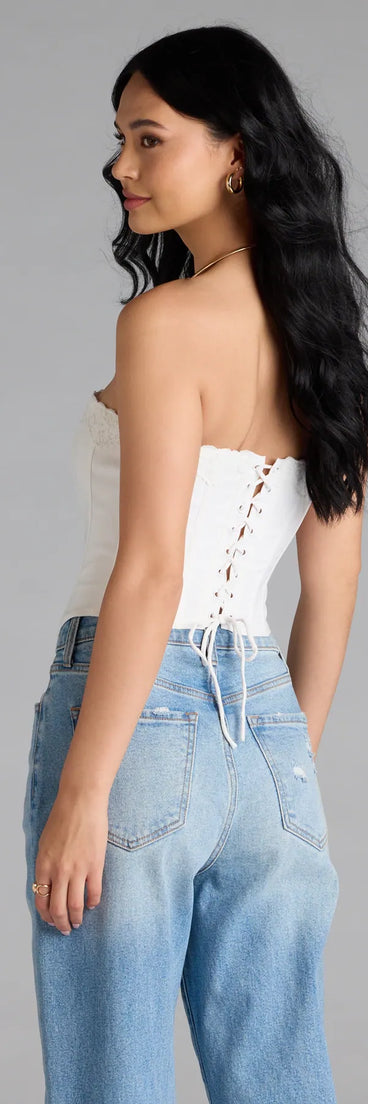 For college campus looks, game day outfits, or a bold going-out vibe, the Chic And Snatched Strapless Lace Trim Corset Top is an on-trend white crop top that easily styles with your favorite denim.