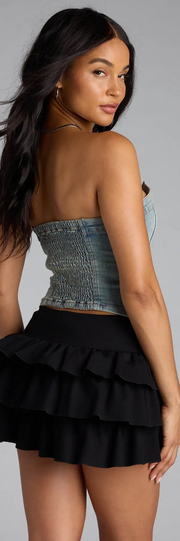Complete your look with the Got The Blues Strapless Denim Crop Top, a trendy medium denim wash top that’s ready to pair with anything in your fall rotation.