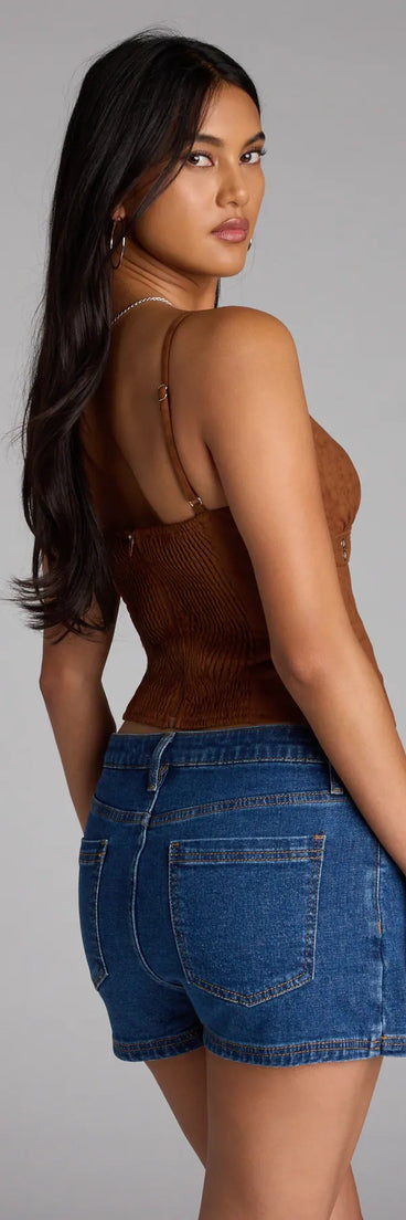 Complete your look with the Serving Sass Faux Suede Crop Top, a trendy tan top that’s ready to pair with anything in your fall rotation.